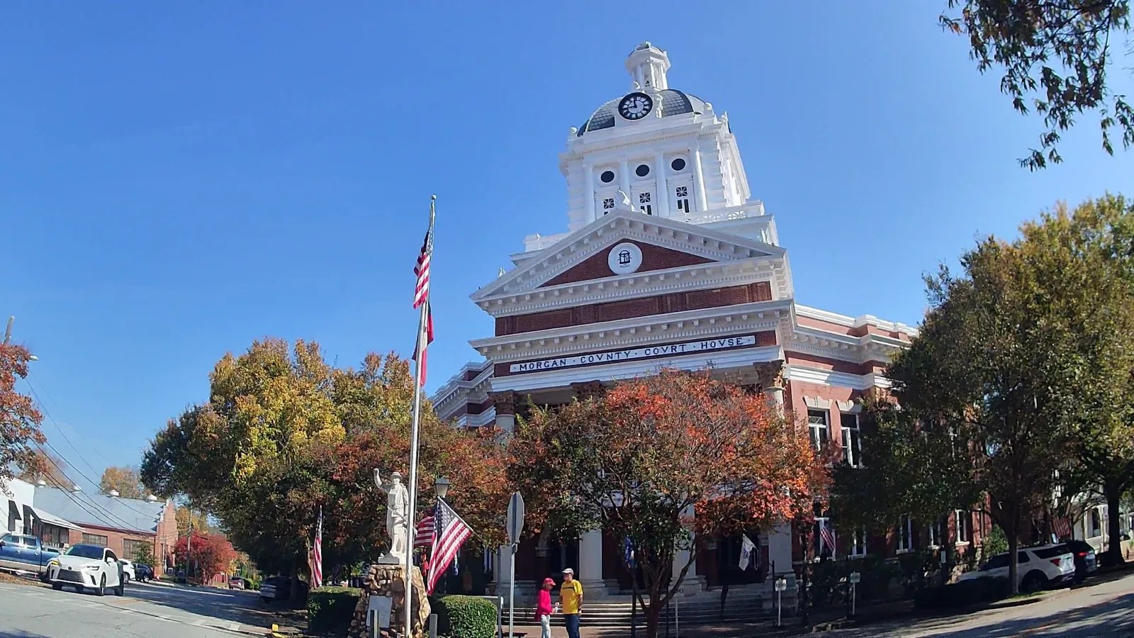 The Morgan County Courthouse in downtown Madison, Georgia