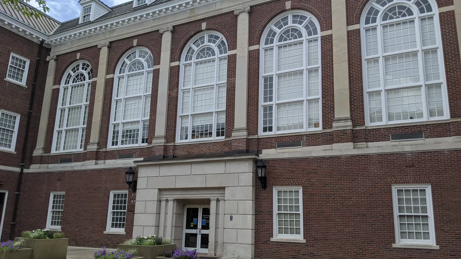 Margaret I. King Library on the University of Kentucky campus in Lexington, KY